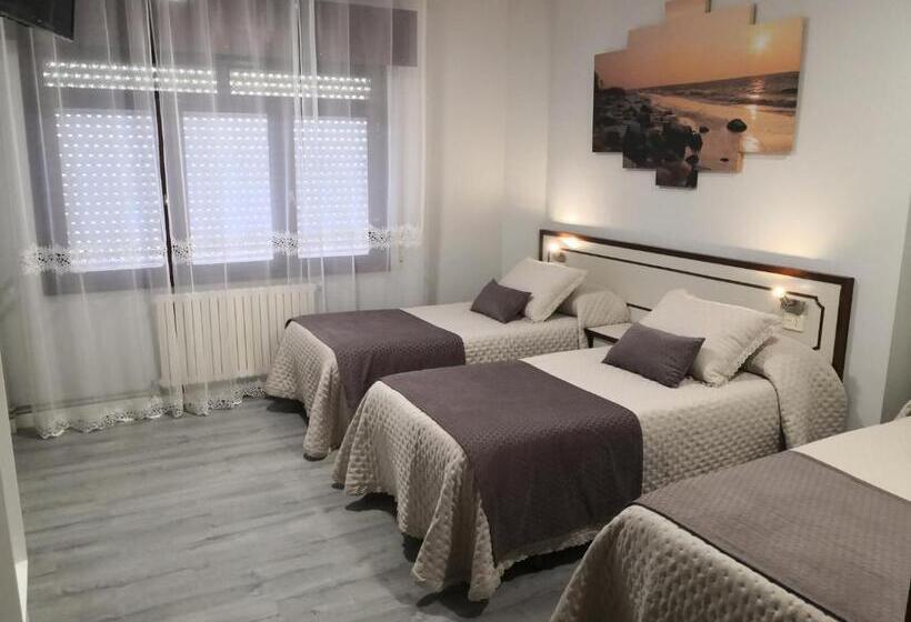 スタンダードトリプルルーム, Pensión Plaza