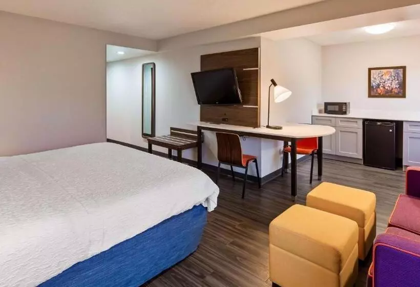 キングサイズベッドのスタンダードルーム, Best Western Plus Lexington Inn