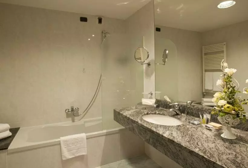 Camera Tripla Standard, Phi Hotel Cavalieri