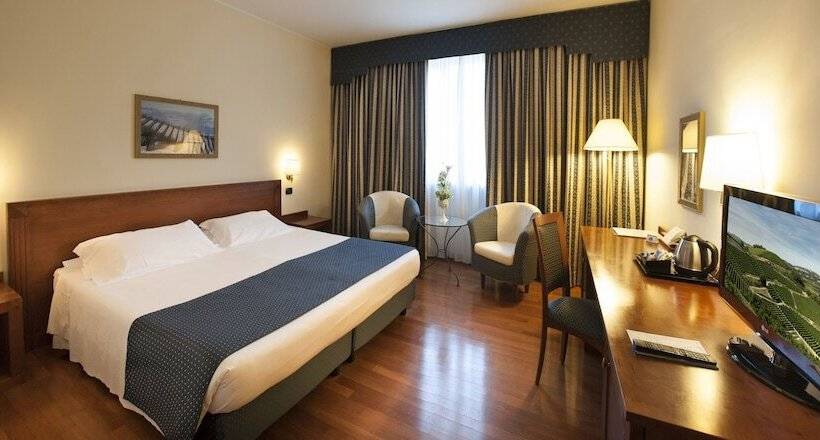 标准三人间, Phi Hotel Cavalieri