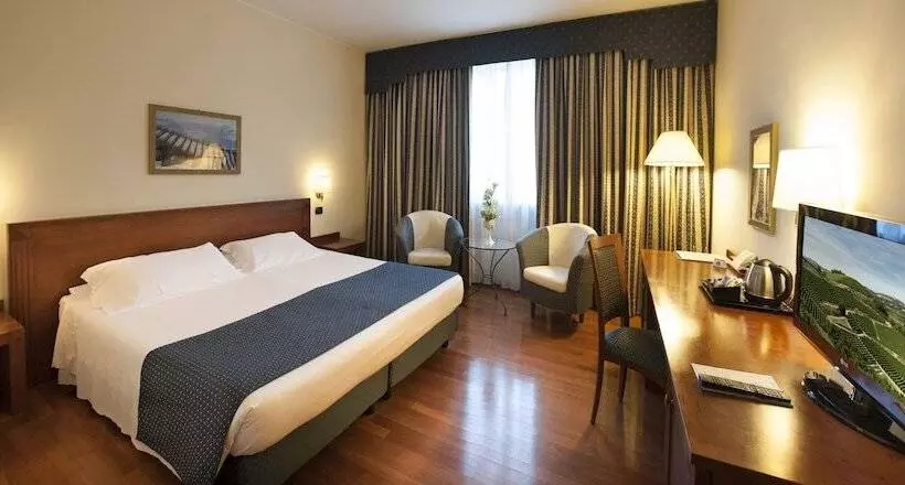 Camera Tripla Standard, Phi Hotel Cavalieri