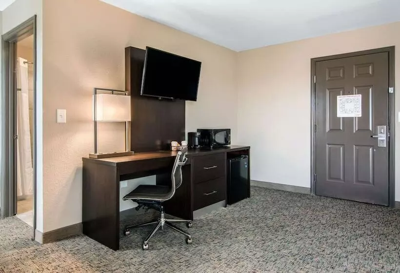 Sviitti, Clarion Inn & Suites Atlanta Downtown