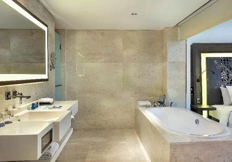 Standard-huone King-vuode, Clarion Inn & Suites Atlanta Downtown