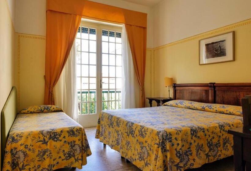 스탠다드 트리플 룸, Club I Pini Residenza D Epoca In Versilia