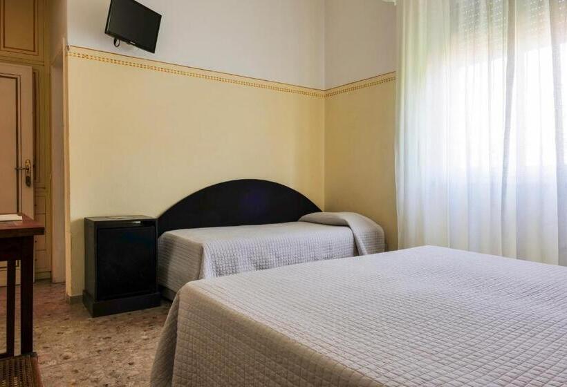 스탠다드 트리플 룸, Club I Pini Residenza D Epoca In Versilia