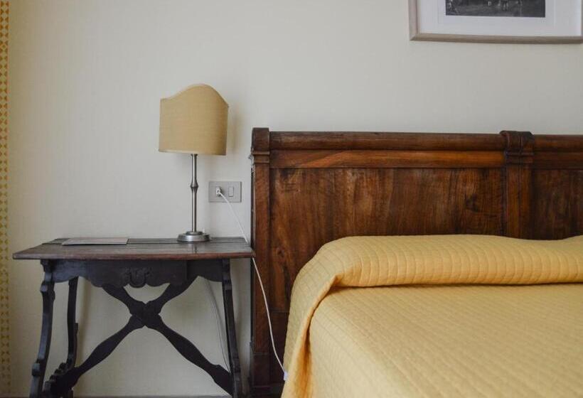 اتاق استاندارد سه نفره, Club I Pini   Residenza D Epoca In Versilia
