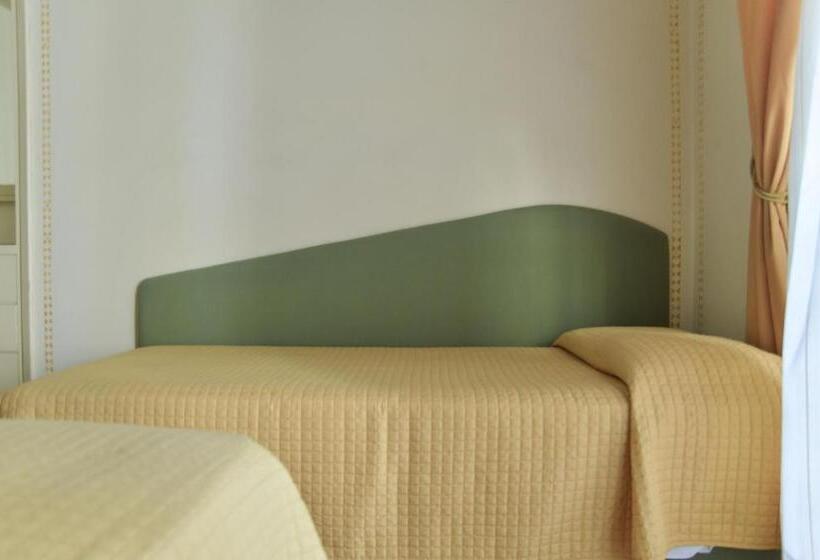 اتاق استاندارد چهار تخته, Club I Pini   Residenza D Epoca In Versilia