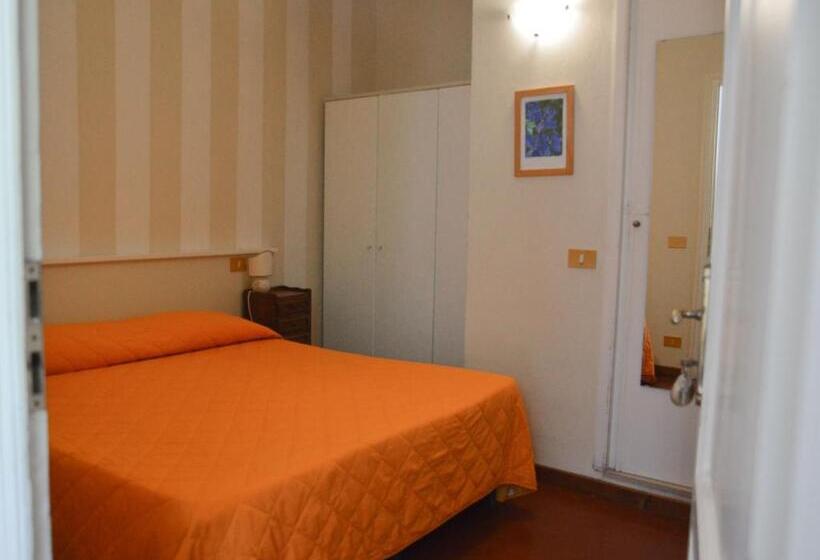 اتاق استاندارد یک نفره, Club I Pini   Residenza D Epoca In Versilia