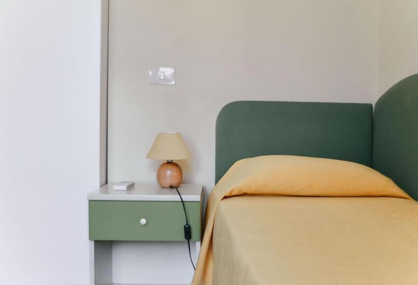 스탠다드 트리플 룸, Club I Pini Residenza D Epoca In Versilia