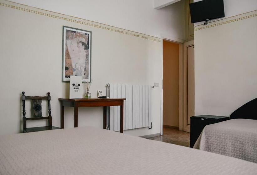 스탠다드 트리플 룸, Club I Pini Residenza D Epoca In Versilia