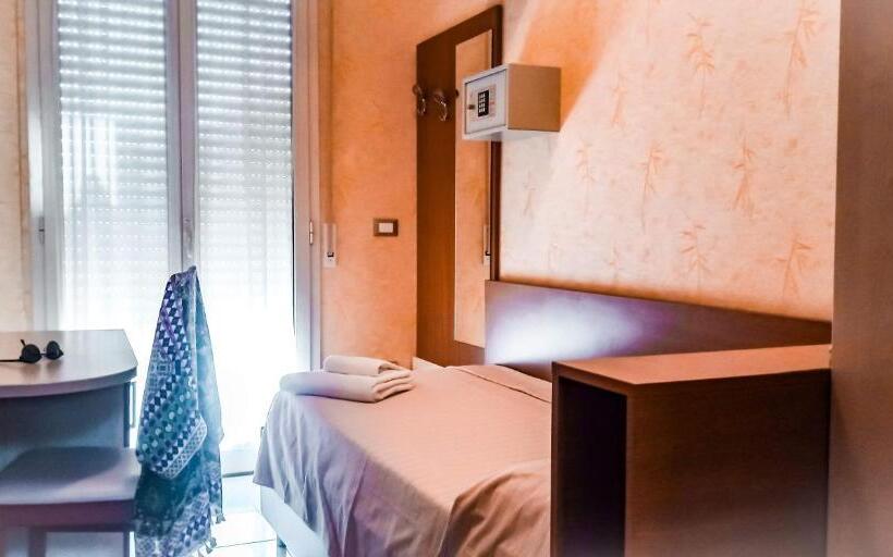 스탠다드 싱글 룸, Condor