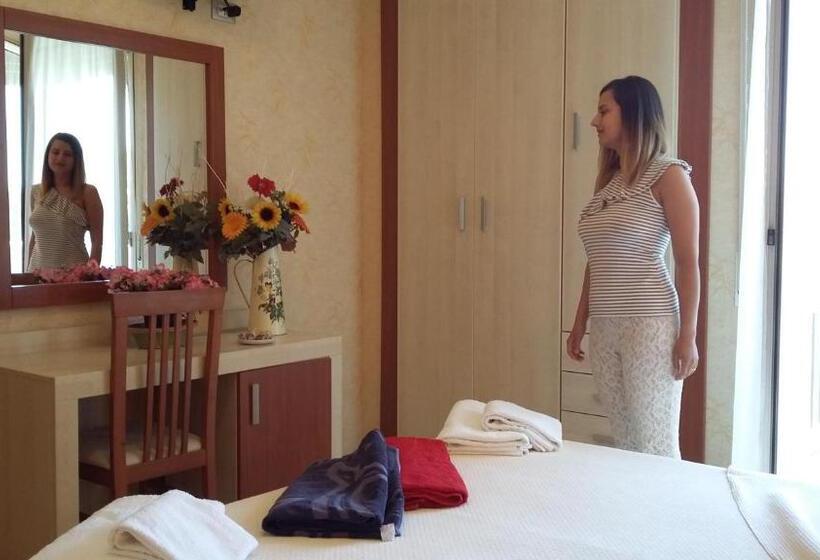 스탠다드 트리플 룸, Condor