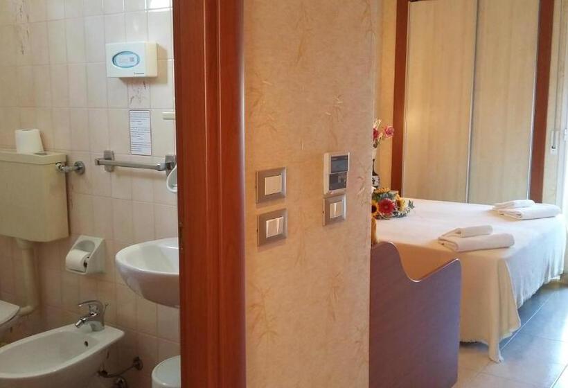 스탠다드 트리플 룸, Condor