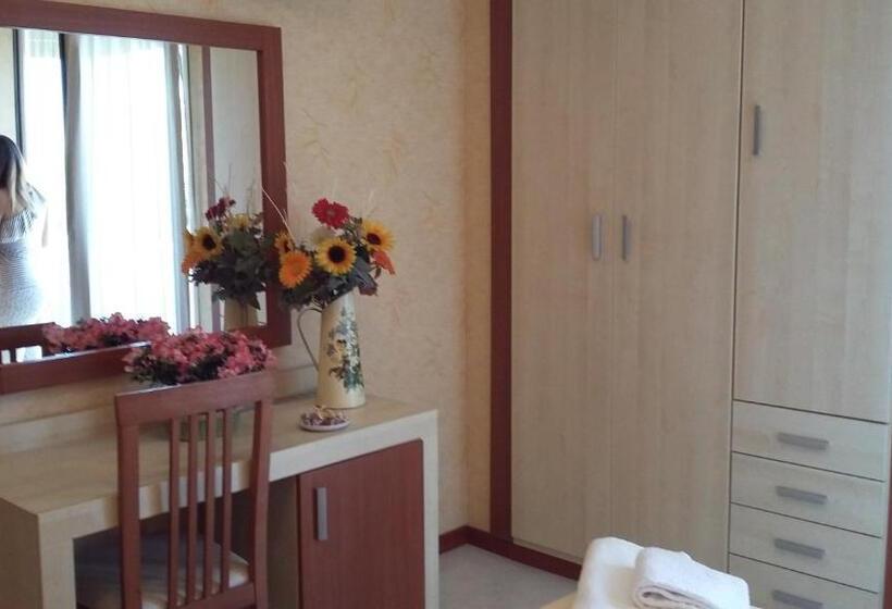 4인용 스탠다드 룸, Condor