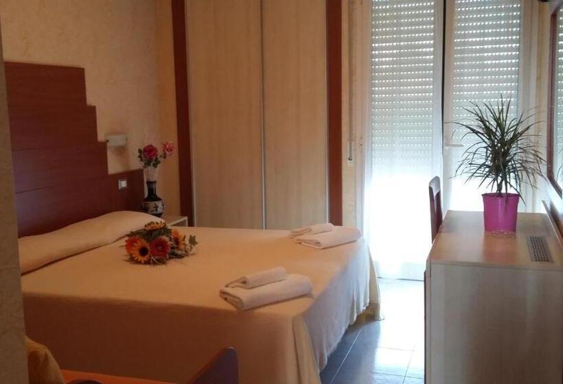 4인용 스탠다드 룸, Condor