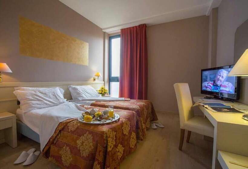 غرفة قياسية ثلاثية, Euro