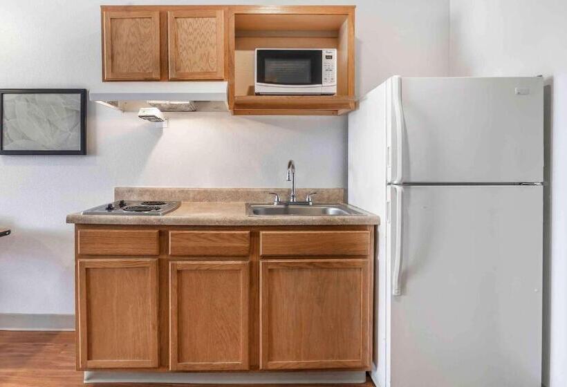 اتاق استاندارد با 2 تخت دوبل, Extended Stay America Select Suites  Wichita  South