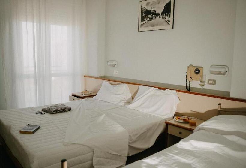 Manzaralı Üç Kişilik Standart Oda, Flamengo