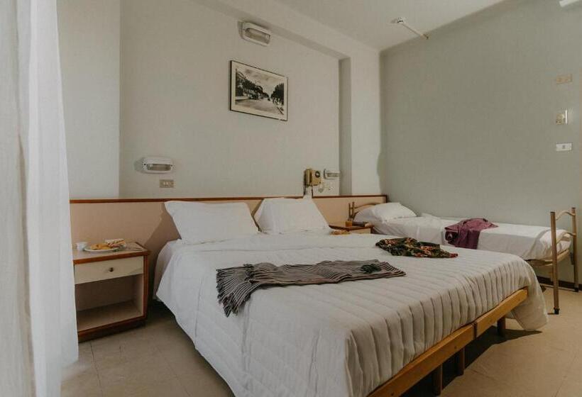 Manzaralı Üç Kişilik Standart Oda, Flamengo