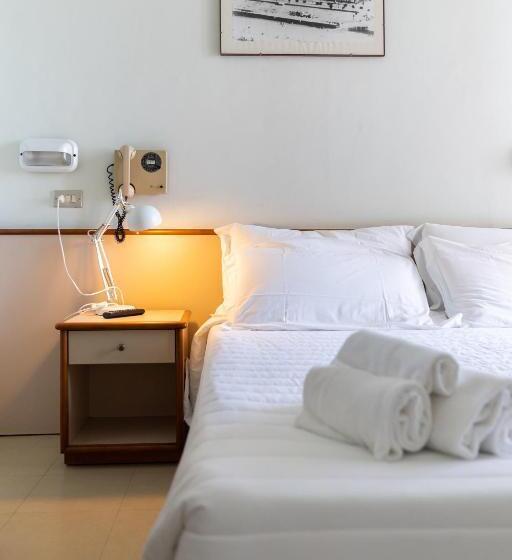 Deniz Manzaralı Dört Kişilik Standart Oda, Flamengo