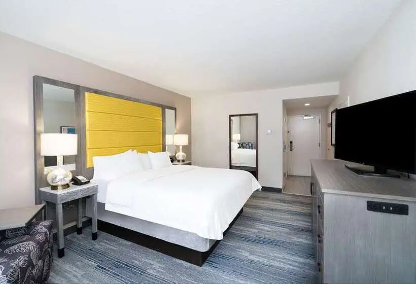 اتاق استاندارد با تخت بزرگ, Hampton Inn And Suites Amelia Island Historic Harbor Front