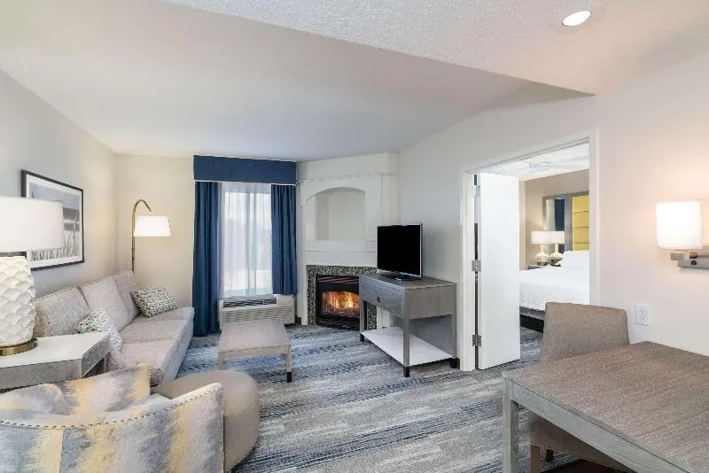 سوئیت با تخت بزرگ, Hampton Inn And Suites Amelia Island Historic Harbor Front