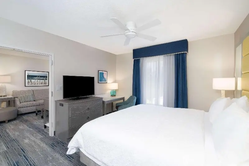 سوئیت با تخت بزرگ, Hampton Inn And Suites Amelia Island Historic Harbor Front