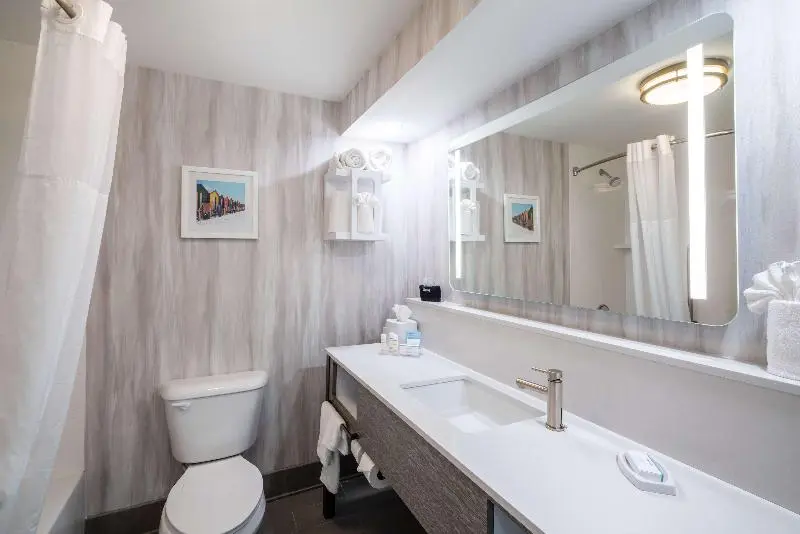 سوئیت با تخت بزرگ, Hampton Inn And Suites Amelia Island Historic Harbor Front