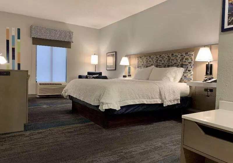 Standard-huone King-vuode, Hampton Inn Cumming