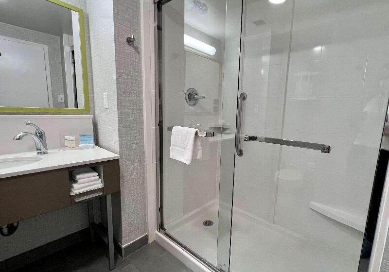 غرفة قياسية سرير كينج, Hampton Inn Cumming