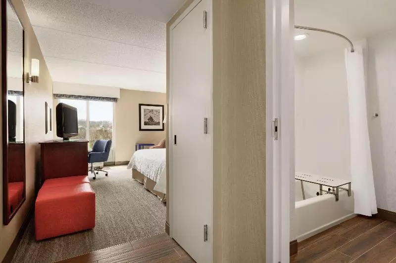 اتاق استاندارد, Hampton Inn Dulles Cascades