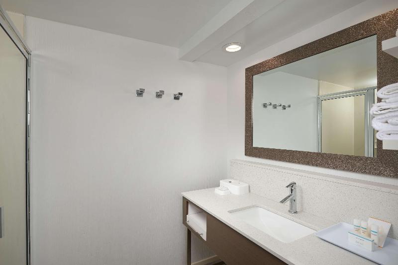 스위트 킹사이즈 침대, Hampton Inn Goldsboro Nc