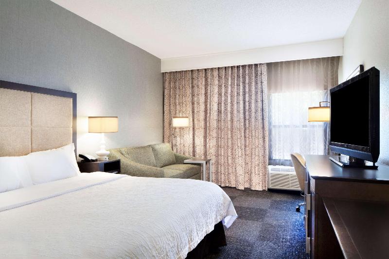 غرفة قياسية سرير كينج, Hampton Inn Lawrenceville