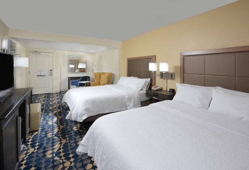 Номер Стандарт, Hampton Inn Roxboro