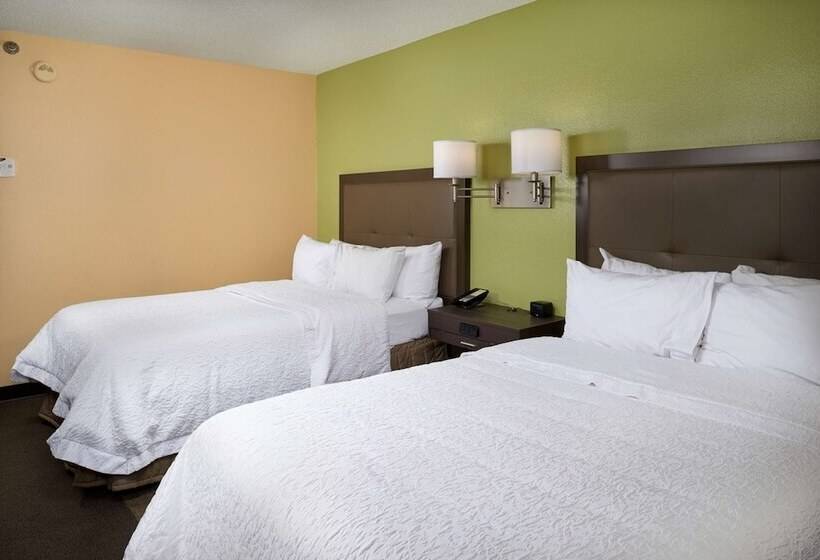 غرفه قياسيه سريرين مزدوجين, Hampton Inn Shelbyville