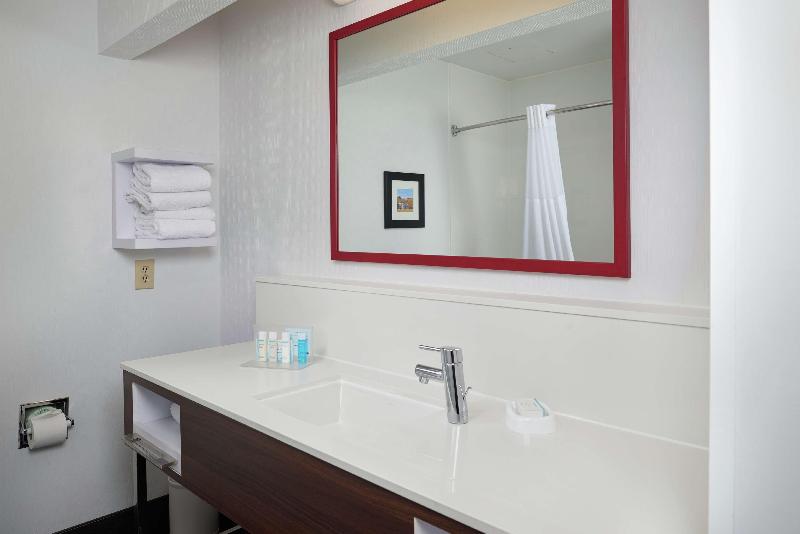 غرفة قياسية سرير كينج, Hampton Inn Shelbyville