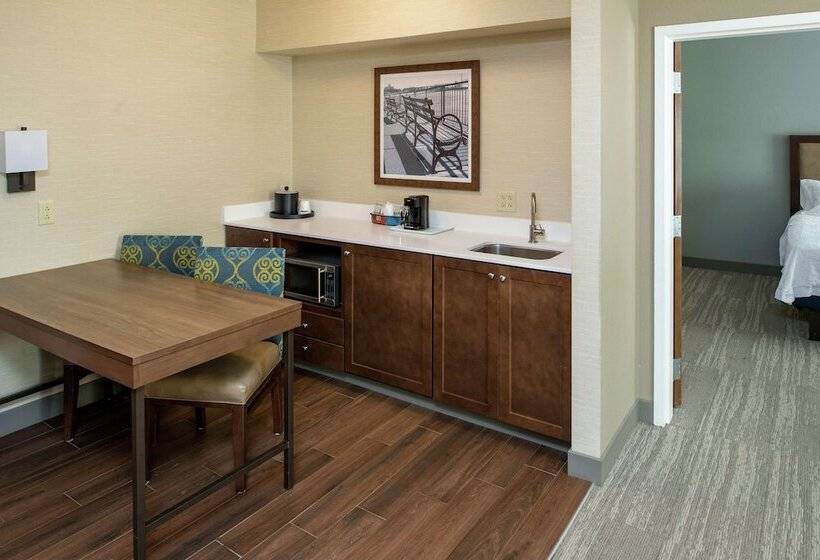 Люкс, Hampton Inn & Suites Binghamton/vestal