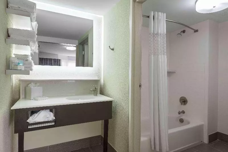 キングサイズベッドのスイートルーム, Hampton Inn & Suites Chapel Hill/durham, Area