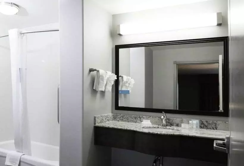 استودیوی استاندارد, Hampton Inn & Suites Temecula