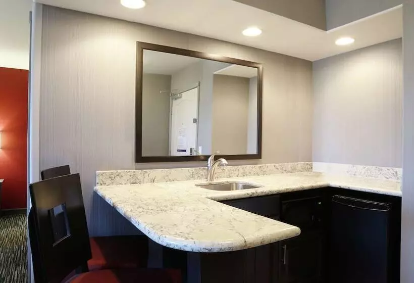 استودیوی استاندارد, Hampton Inn & Suites Temecula