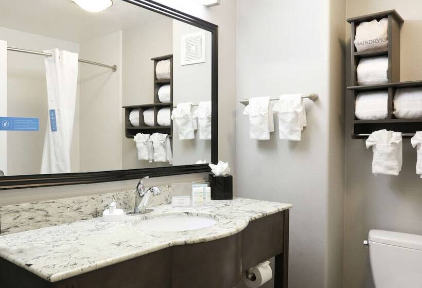 إستوديو قياسى, Hampton Inn & Suites Temecula