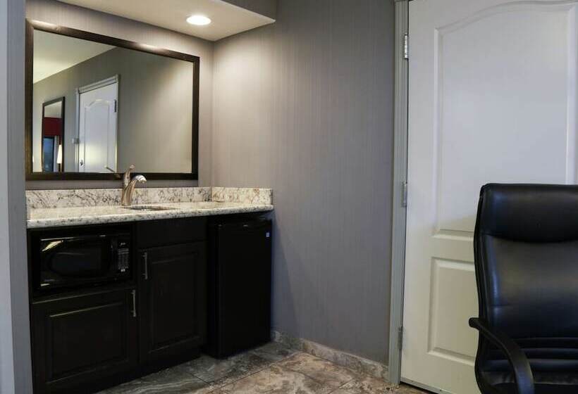 스탠다드 스튜디오, Hampton Inn & Suites Temecula