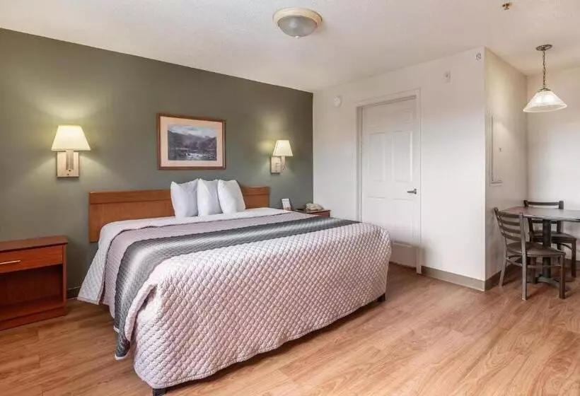 Standard-studio King-vuode, Hometowne Studios & Suites By Red Roof Charlotte Concord
