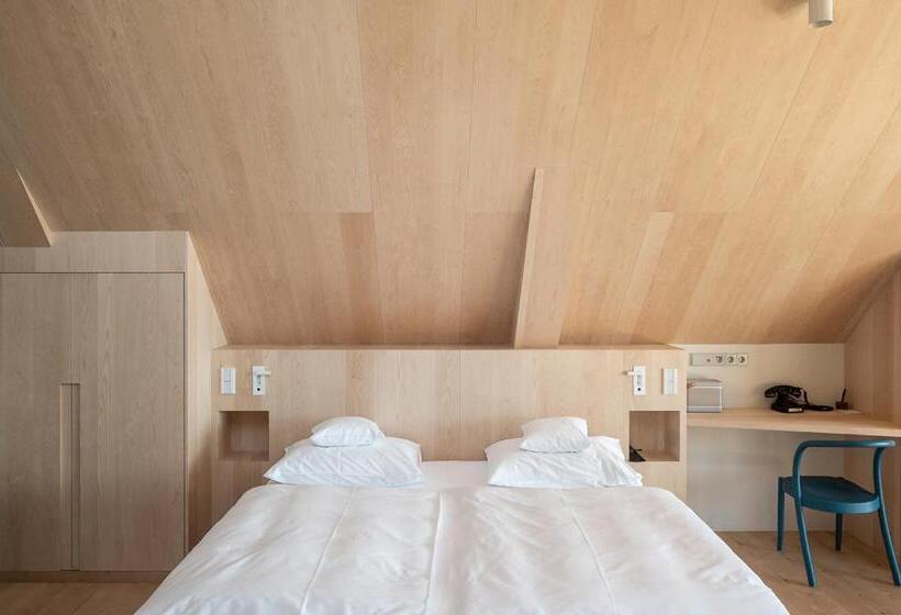 جناح دور أخير, Miramonti Boutique