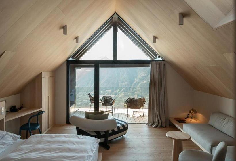 جناح دور أخير, Miramonti Boutique