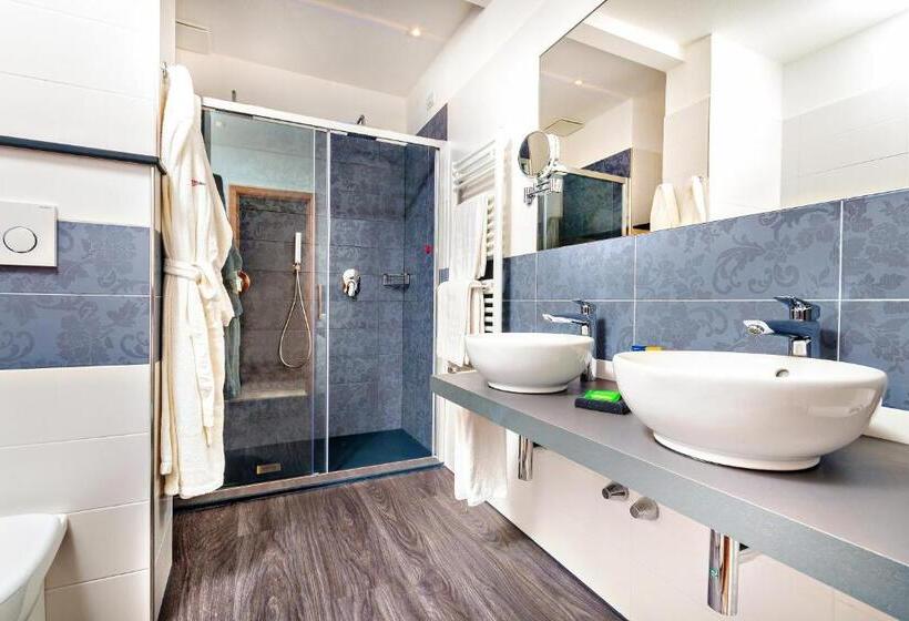 수피리어 룸, Monte Rosa