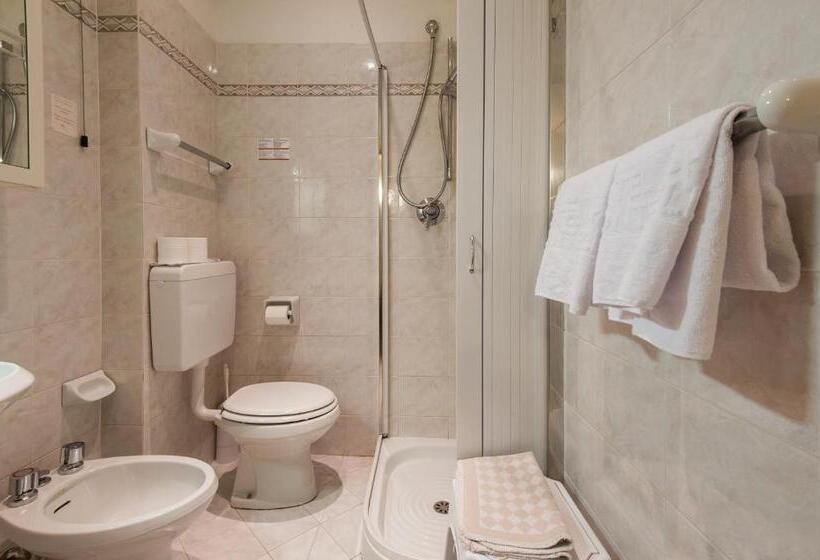 Номер Стандарт Трехместный, Montebello