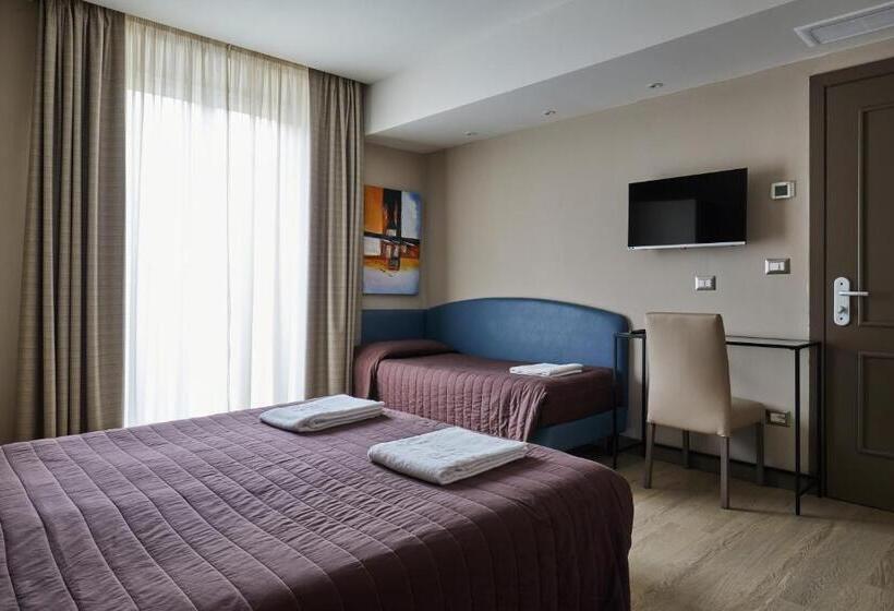 Трехместный Номер Deluxe, Montebello