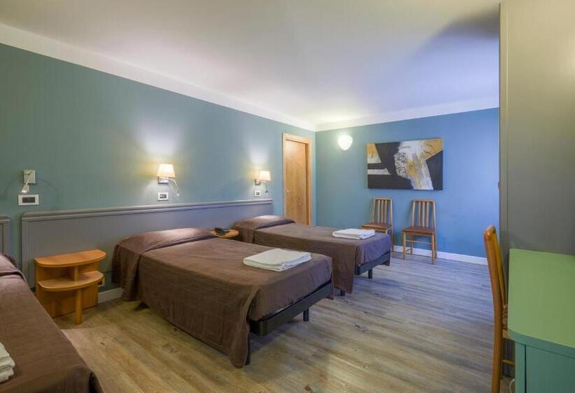 חדר דלוקס לשלושה, Montebello