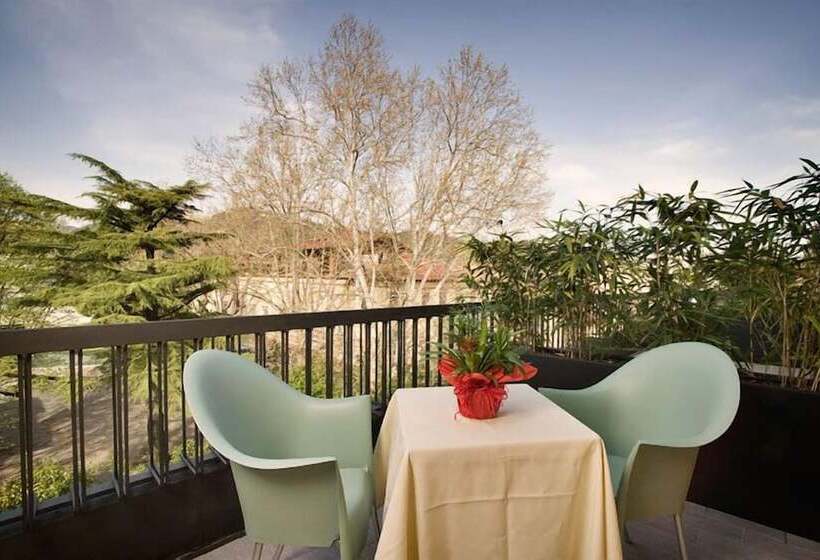 غرفة قياسية, Montebello